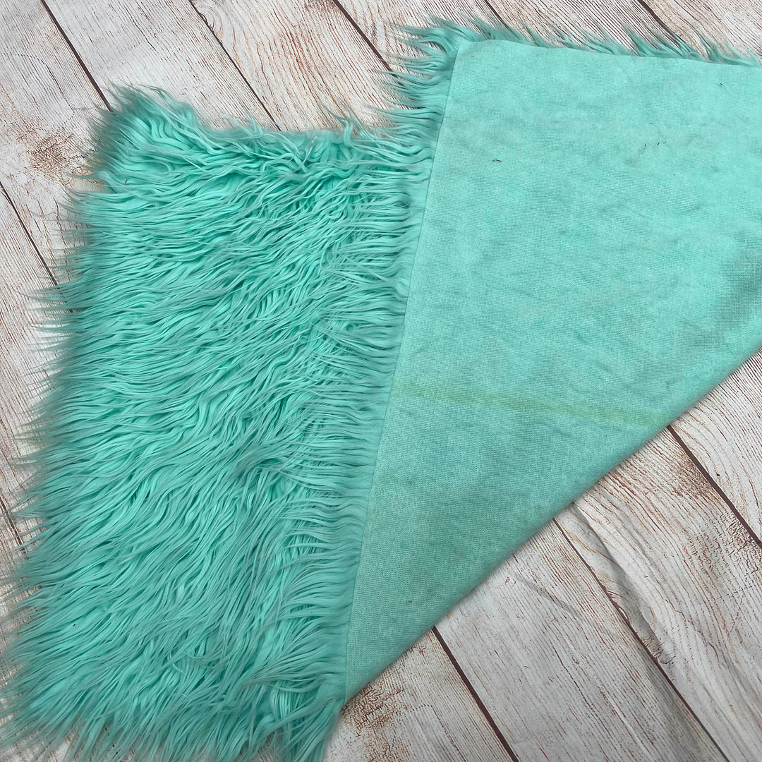 Outlet Slight Flaw Fur with Matched Wrap and Headwear Set