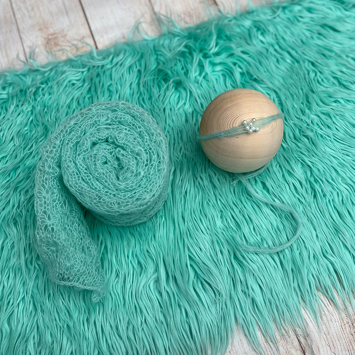 Outlet Slight Flaw Fur with Matched Wrap and Headwear Set